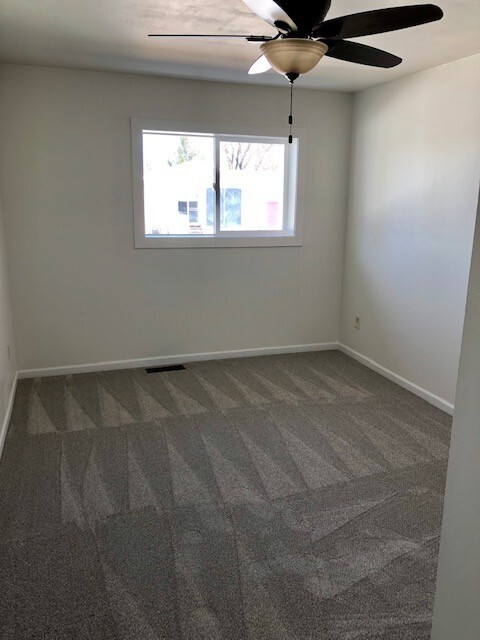 Foto del edificio - Staples Duplex 8th St NE - Dreiske