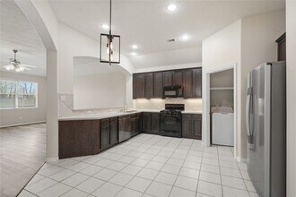 Building Photo - 24503 Lakecrest Bend Dr