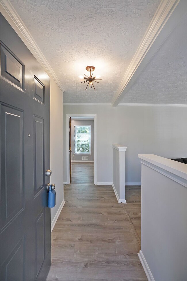Foto del edificio - 752 Mountainbrooke Cir