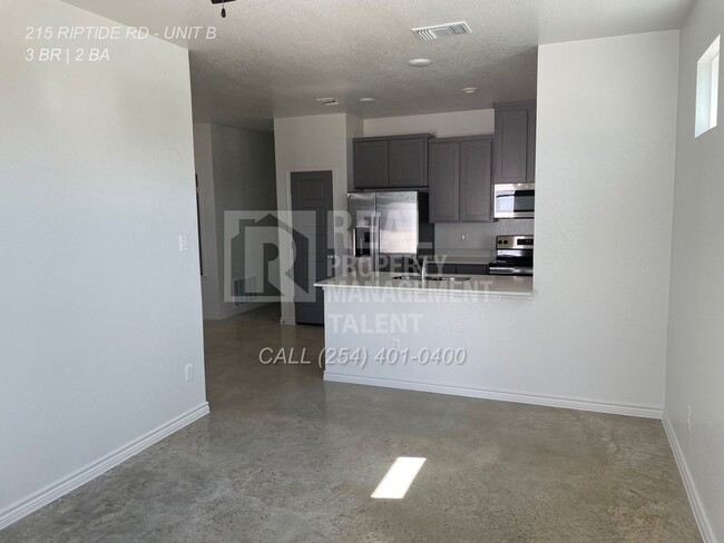 Building Photo - 215 Riptide Rd
