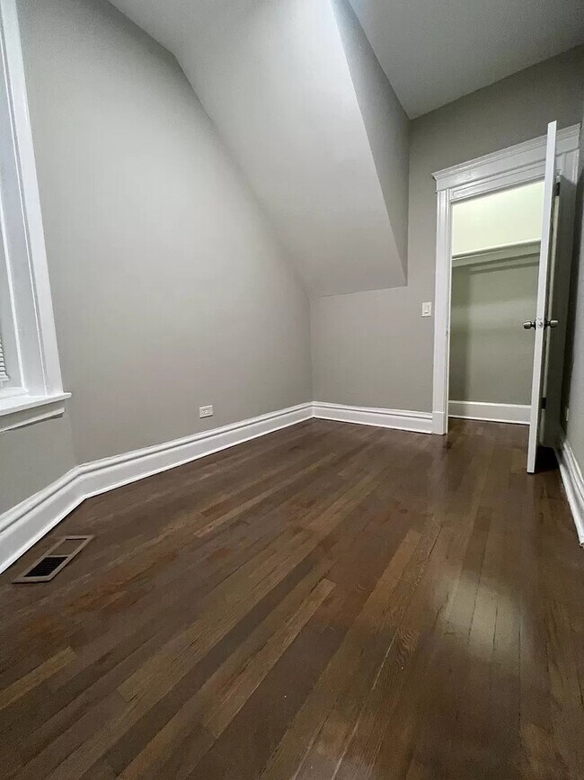 Foto del edificio - 5546 S Union Ave