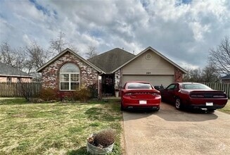 Building Photo - 285 Jack Perry Dr