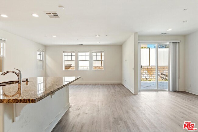 Building Photo - 11611 Cantara Dr