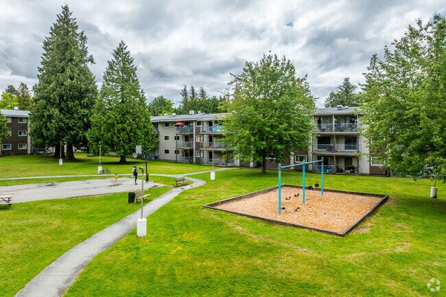 Building Photo - Mainstreet Estates