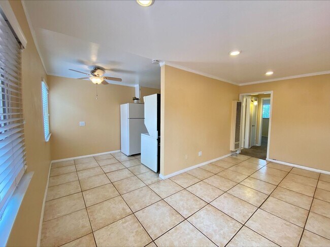 Foto del edificio - Great North Park Location! Private Fenced ...