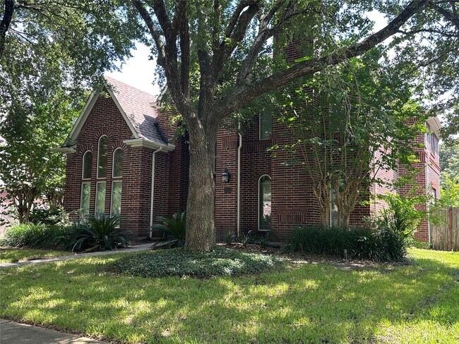 Foto del edificio - 3206 Oakland Dr