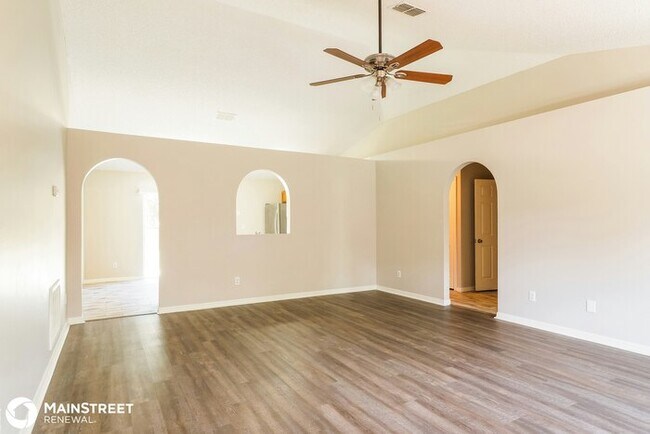 Building Photo - 615 NW North Macedo Blvd, Port St. Lucie, ...