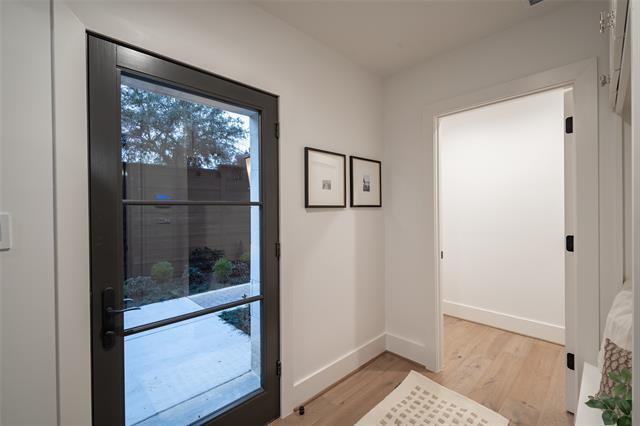 Foto del edificio - 4529 Emerson Ave