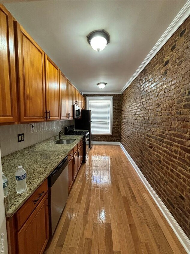 Foto principal - 2081 Cruger Ave