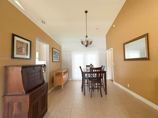 Building Photo - 730 Daffodil Dr