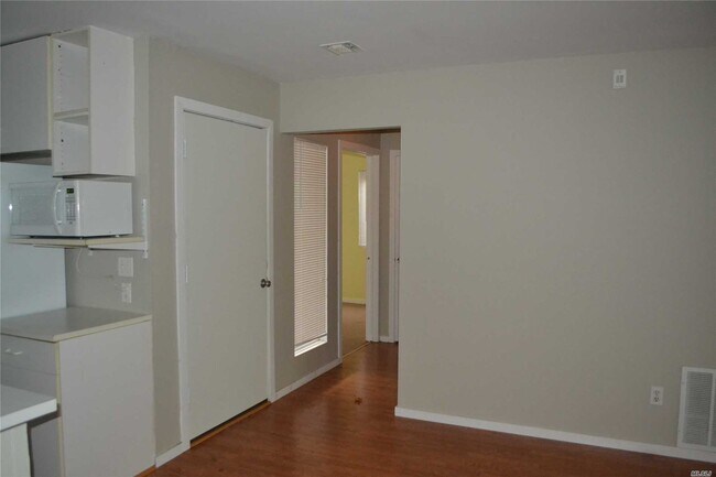 Foto del edificio - 220 Montauk Hwy