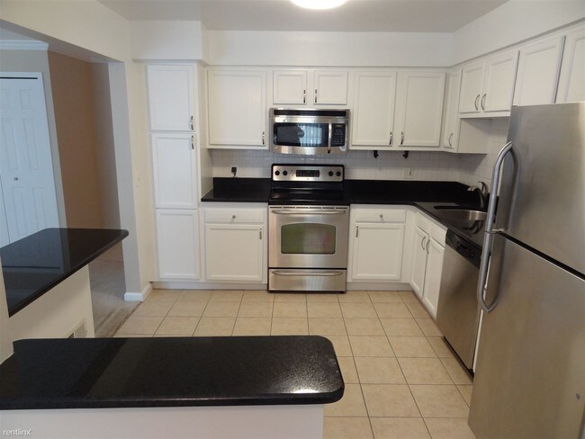 Building Photo - 3 br, 2 bath Condo - 6157 Orchard Lake Rd ...