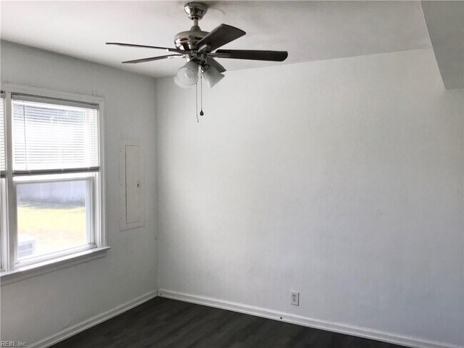 Foto del edificio - 9624 7th Bay St