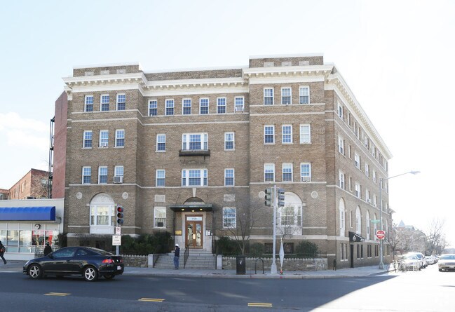 Building Photo - Beverly Court