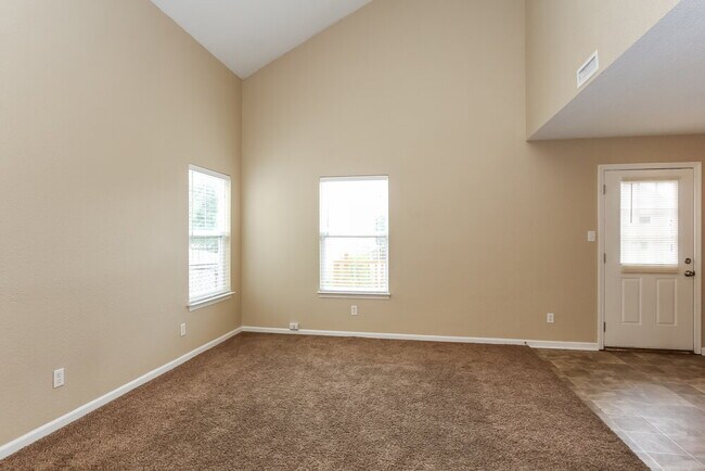Building Photo - 1240 Cutler Ln