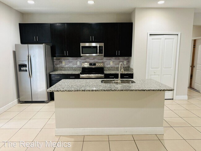 Foto del edificio - 4 br, 2 bath House - 528 Finch Lane