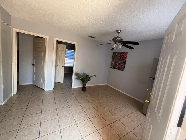 Building Photo - 311 Soria Dr