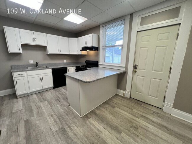 Foto del edificio - 109 W Oakland Ave