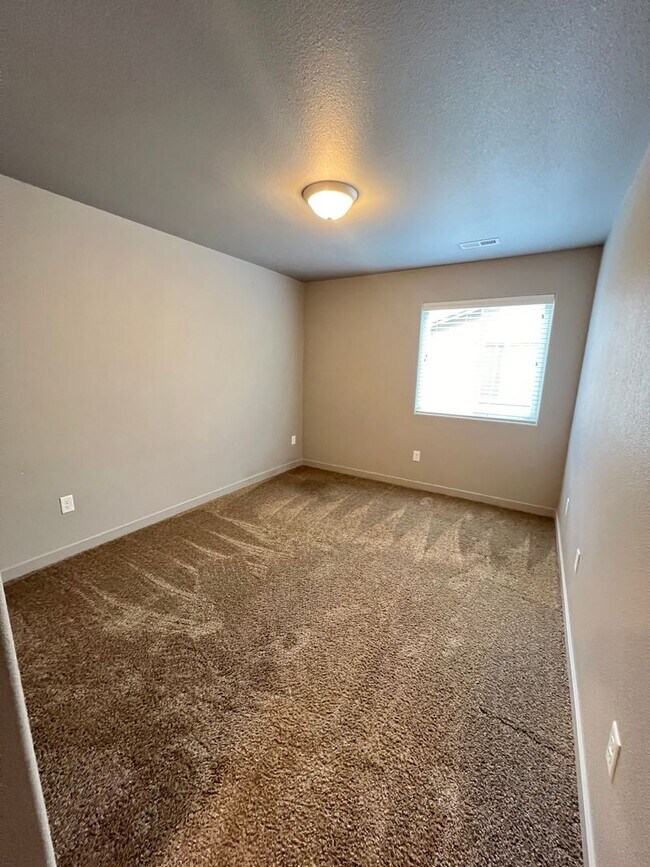 Building Photo - 511 F St NE