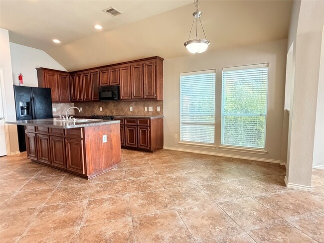 Foto del edificio - 2210 Thorn Berry Creek Ln
