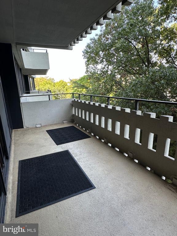 Foto del edificio - 6301 Stevenson Ave