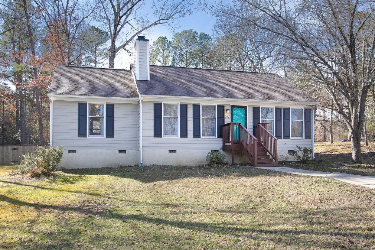 Primary Photo - Beautiful 3 Bedroom Home in Chapel Hill!