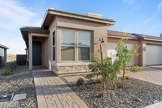 Building Photo - 4042 Desert Moon Dr