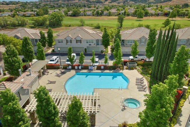 Foto del edificio - Upgraded 2BD/2BA Condo Near Empire Ranch G...