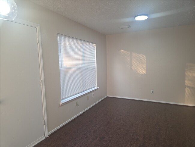 Foto del edificio - 1907 Summerfield Pl