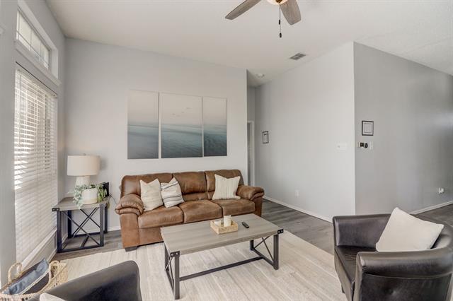 Foto del edificio - 6302 Mt Vernon Dr