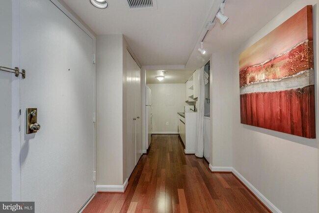 Foto del edificio - 1600 Prince St