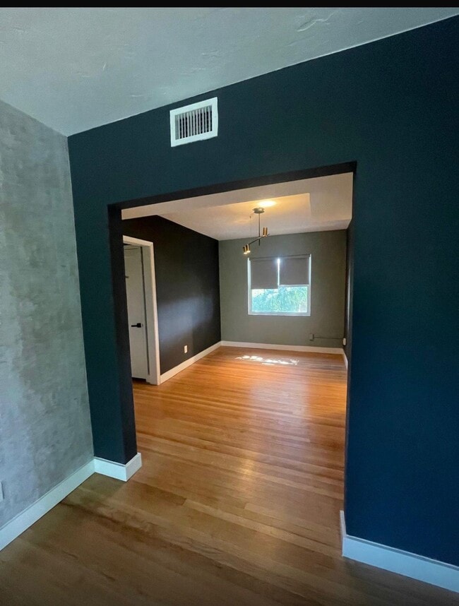 Building Photo - 9160 NE 8th Ave