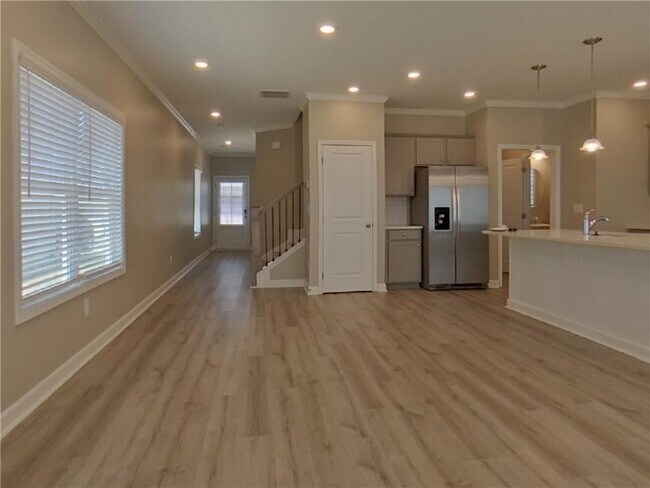 Building Photo - 128 E Rdg Wy