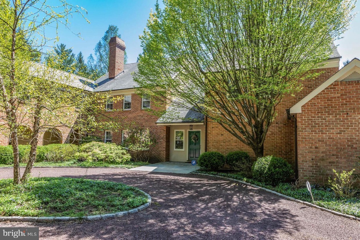 Foto principal - 83 Winfield Rd