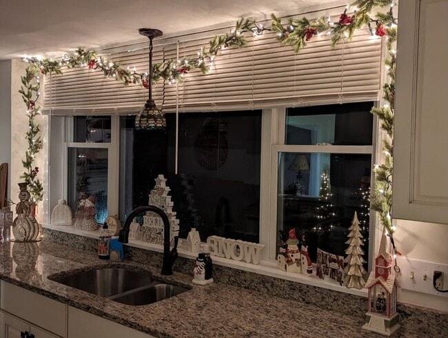 Building Photo - 95 Providence St