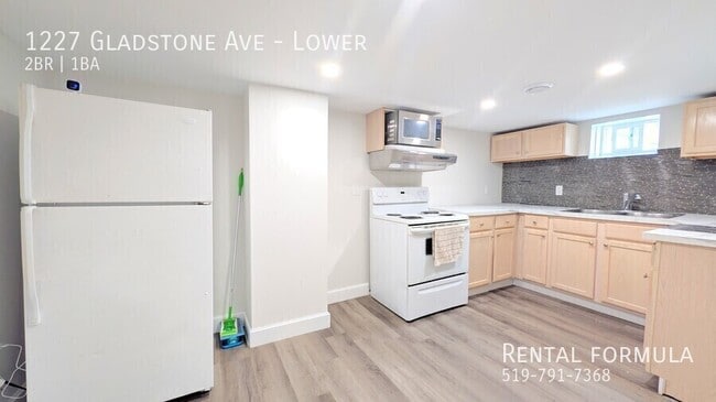 Building Photo - 1227 Gladstone Ave