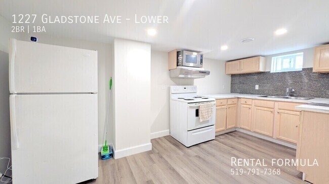 Photo du bâtiment - 1227 Gladstone Ave