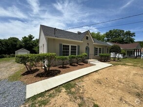 Building Photo - 18 Blacks Bluff Rd SW