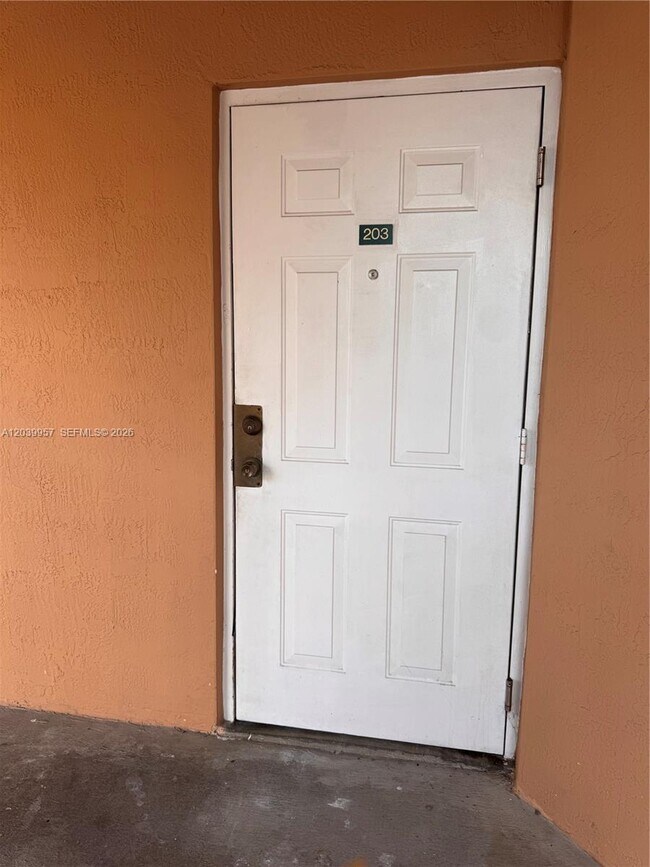 Foto del edificio - 7070 NW 177th St