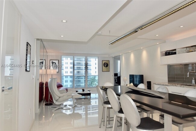 Foto del edificio - 815 Collins Ct