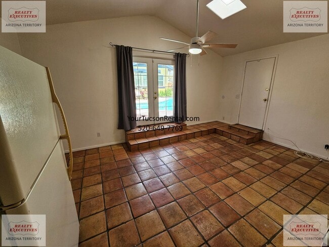 Building Photo - 648 E Speedway Blvd