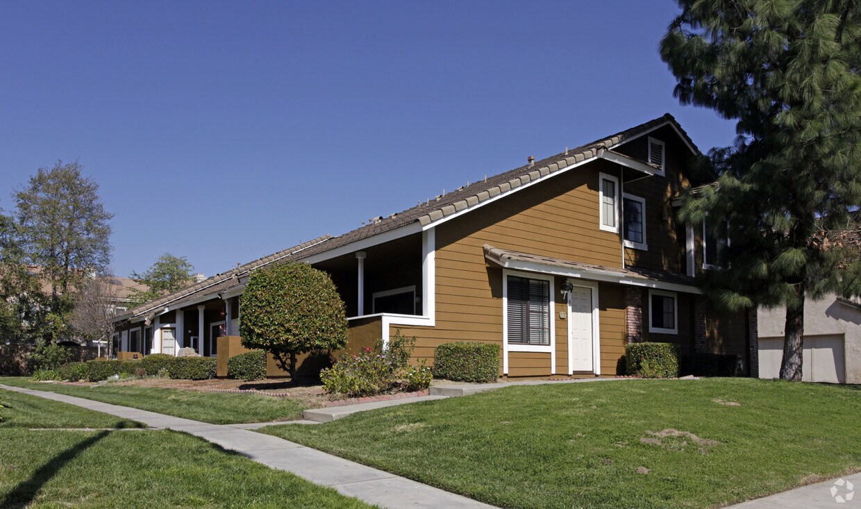 Primary Photo - 3119-3123 Jaguar Way