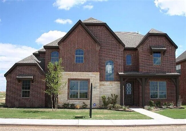 Building Photo - Luxury Living at Preston Manor!