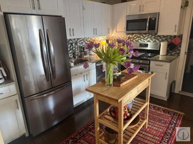 Building Photo - 2 bedroom in Brooklyn NY 11230