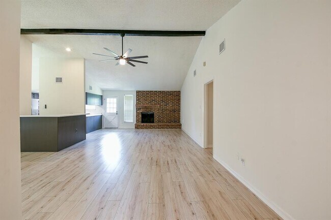 Foto del edificio - 23938 Spring Mill Ln