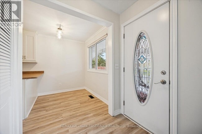 Building Photo - 437 Brentwood Ave