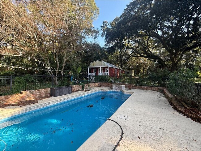 Foto del edificio - 315 Gaines Ave