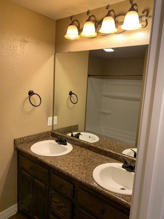 Foto del edificio - 2471 Pleasant Willow Dr