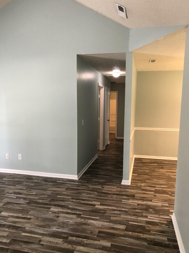 Building Photo - 663 Windward Dr