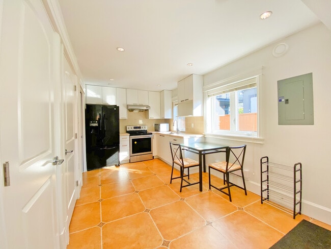 Building Photo - 4739 Osler St